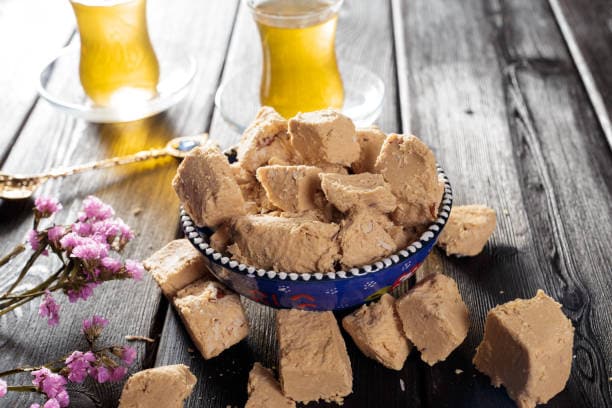 تصویر 2 از حلوا ارده شکری غلیظ تولید شده با روش های سنتی